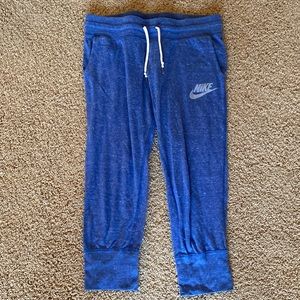 Lightweight Nike capri sweats size medium